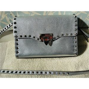 Valentino Garavani Rockstud Medium Shoulder Bag